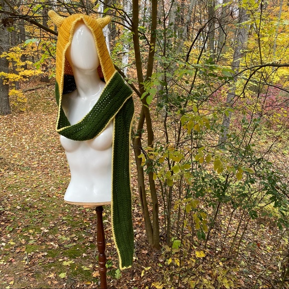 Funky hand crafted scarf and hat with little horns. 😊 - Picture 2 of 4